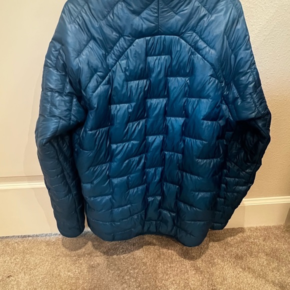 Patagonia Balkan Blue Men’s Micropuff Jacket - Picture 3 of 4